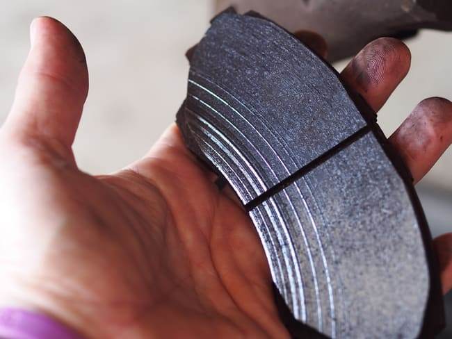 Le frein moteur réduit l'usure des plaquettes de frein