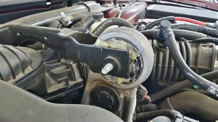 Le support moteur est également une pièce à surveiller