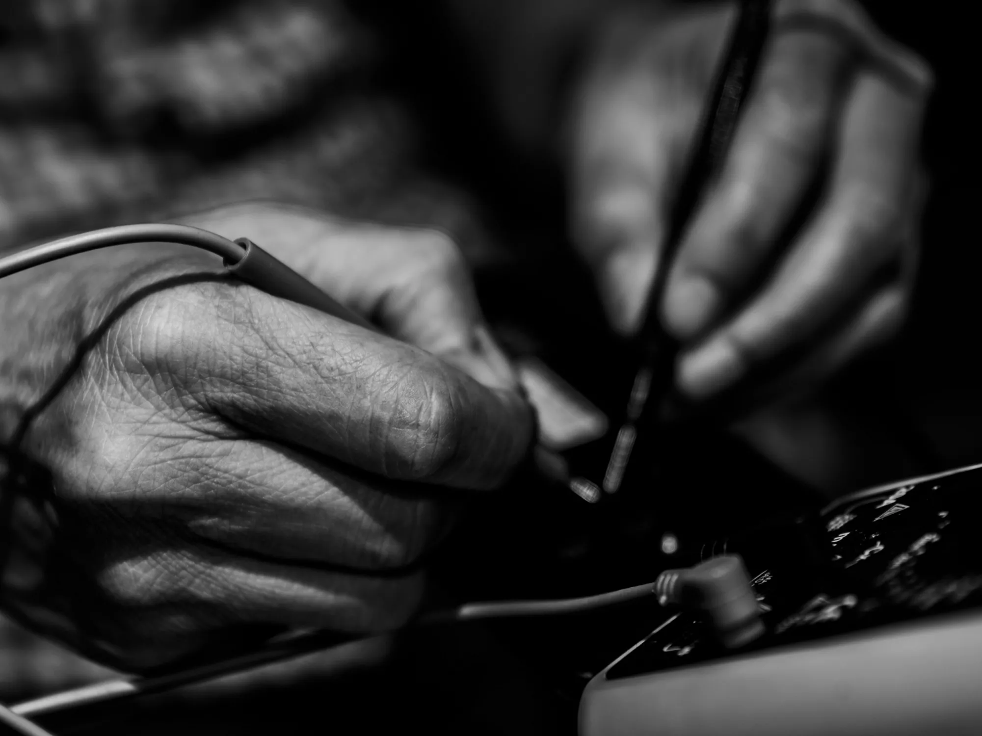 A multimeter used to find short circuits in the car electrical system.